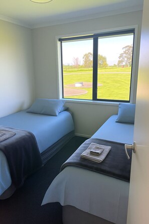 4 bedrooms, WiFi, bed sheets - Peaceful and rural escape (Kihikihi)