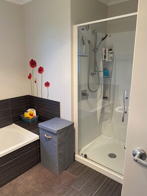 Shower, hair dryer, towels, soap - Peaceful and rural escape (Kihikihi)