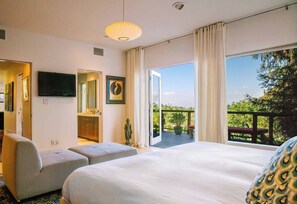 3 Schlafzimmer, Schreibtisch, Bügeleisen/Bügelbrett, Reisekinderbett
