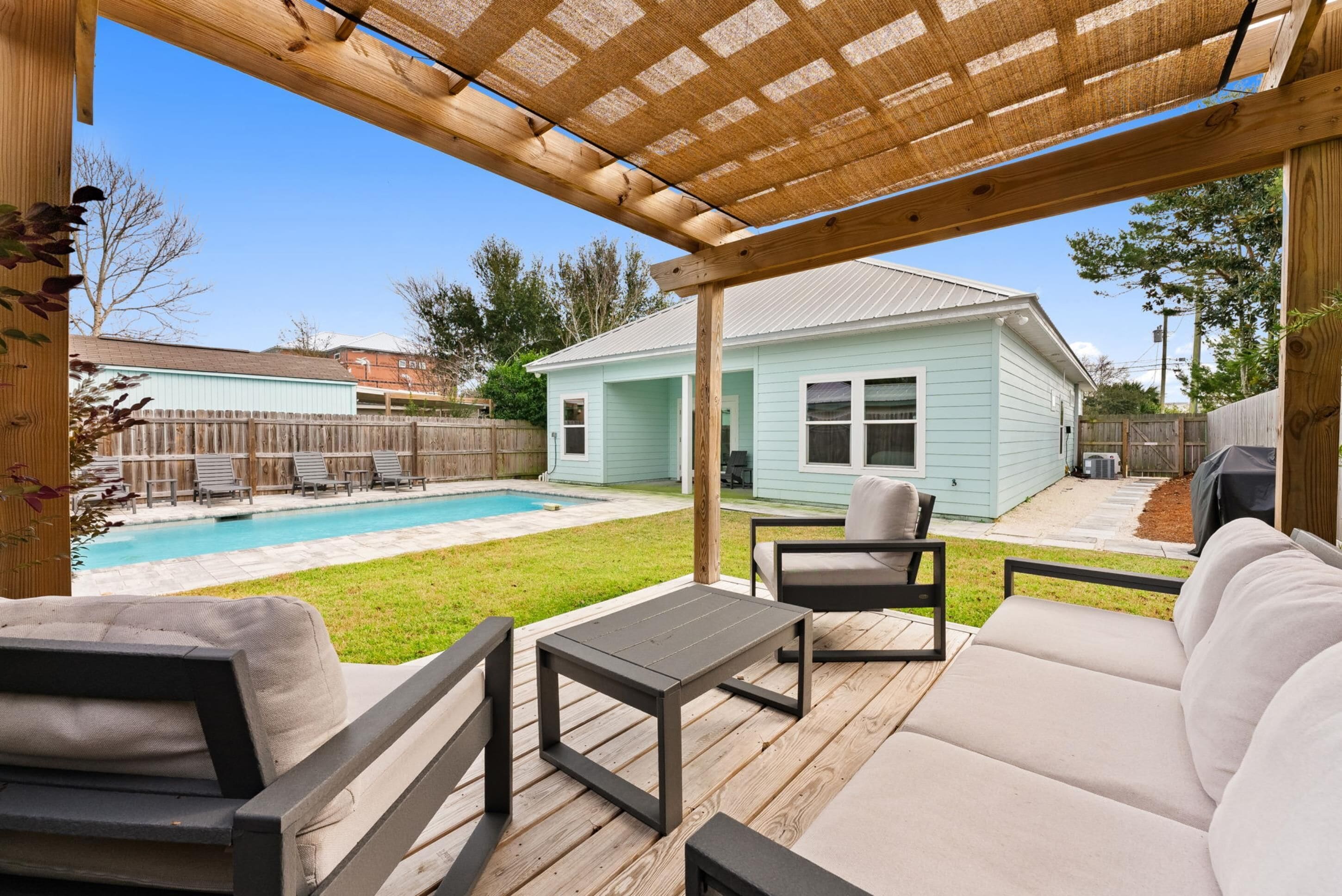 Maison, vue piscine | Vue de la chambre