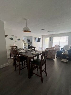 Dining - Beach Escape 2BR • 5 min FLL • Free Parking (Dania Beach)