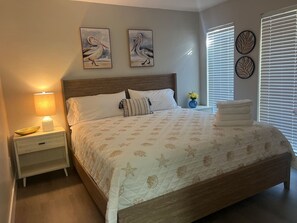 2 bedrooms, desk, iron/ironing board, WiFi - Beach Escape 2BR • 5 min FLL • Free Parking (Dania Beach)