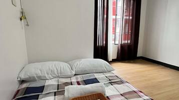 2 bedrooms, bed sheets