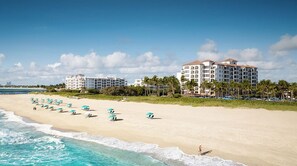 Beach - Ocean front, 2-bedroom resort in charming Palm Beach Shores with beautiful beach (Palm Beach Shores)