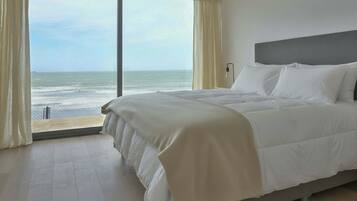 Laptop workspace, free WiFi