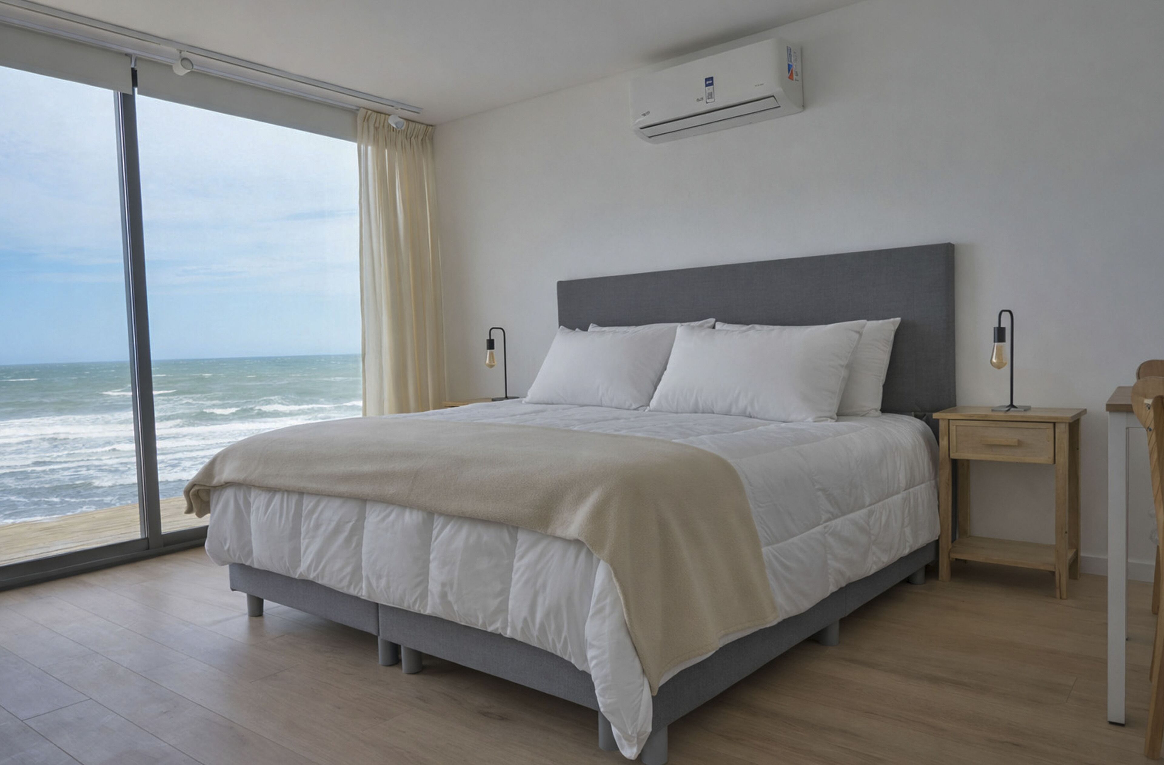 Suite superior, vistas al mar | Espacio para trabajar con un portátil y wifi gratis