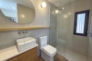 Superior Suite, Sea View | Bathroom | Shower, hair dryer, towels, soap