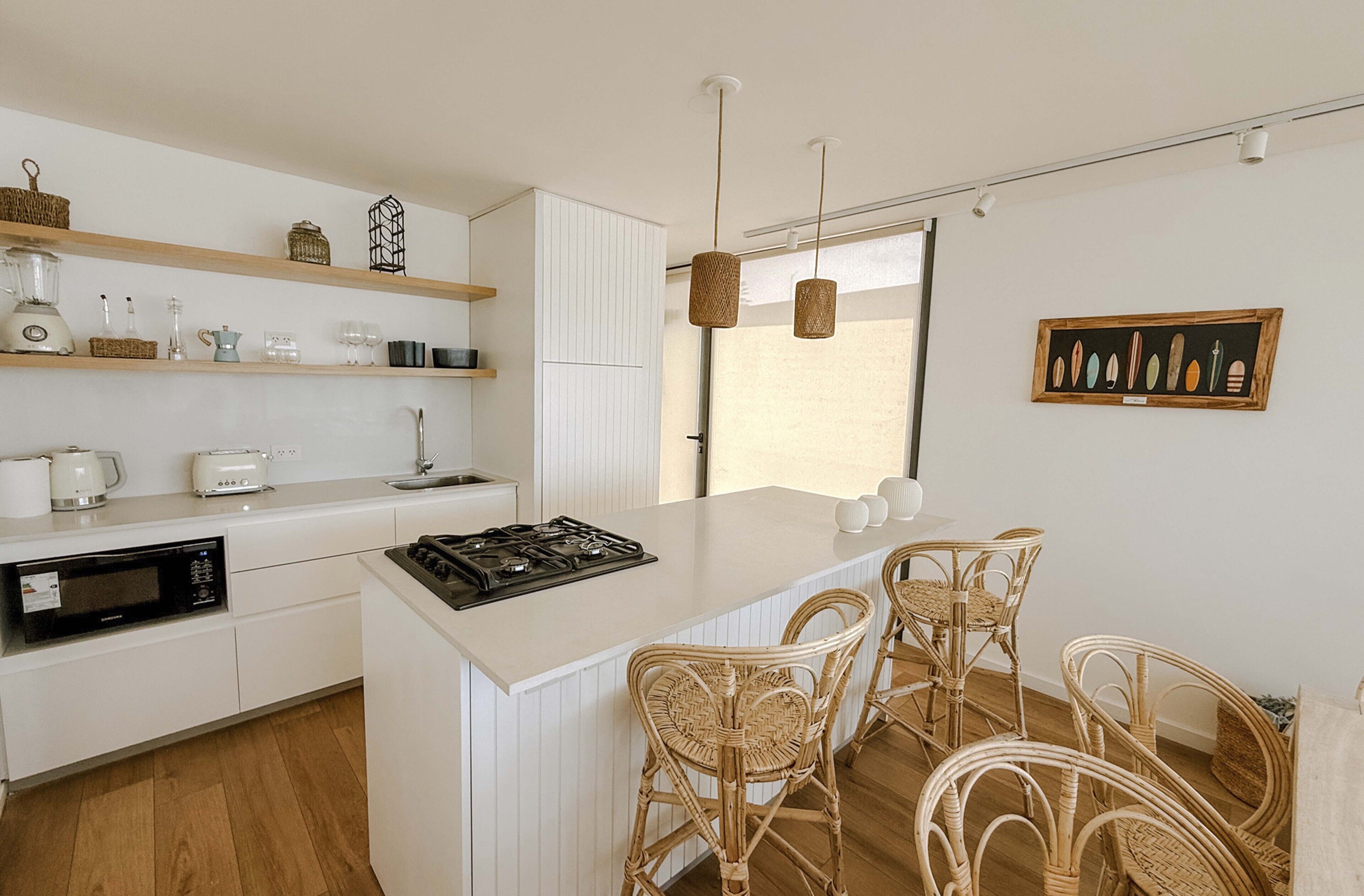 Deluxe Suite, Sea View | Private kitchen