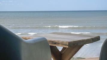 Suite Deluxe, vistas al mar | Playa | Ubicación a pie de playa