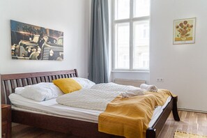 3 bedrooms, iron/ironing board - Modern Long-Stay 3-Room Apt near Wiener Stadthalle (Vienna)