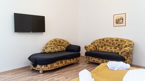 Interior - Modern Long-Stay 3-Room Apt near Wiener Stadthalle (Vienna)