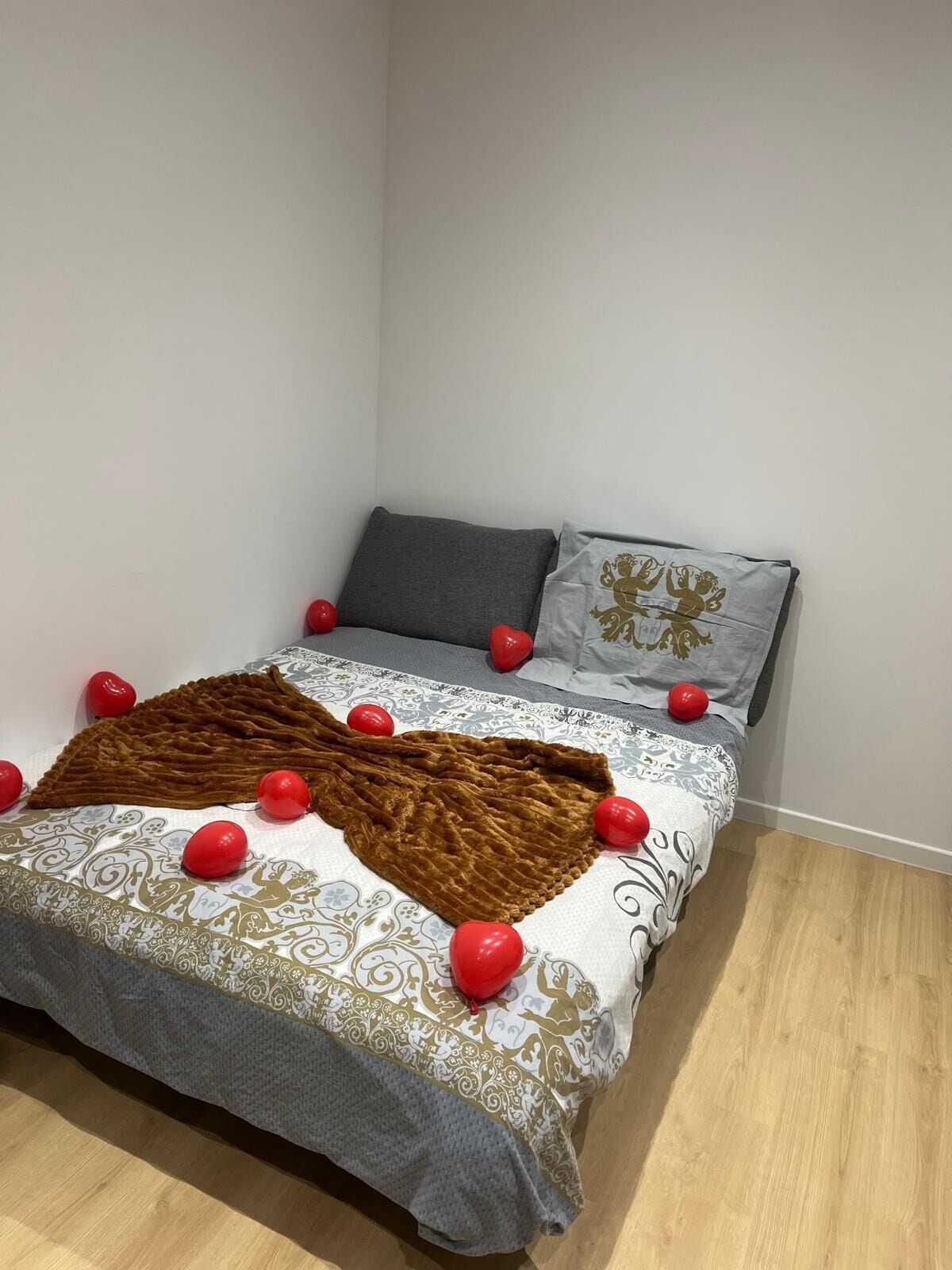 1 quarto, acesso à internet, roupa de cama