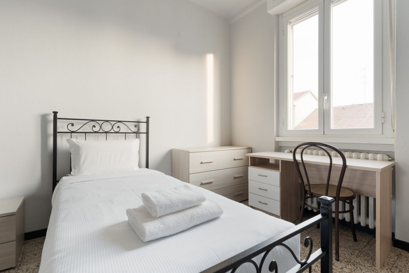 2 chambres, fer et planche à repasser