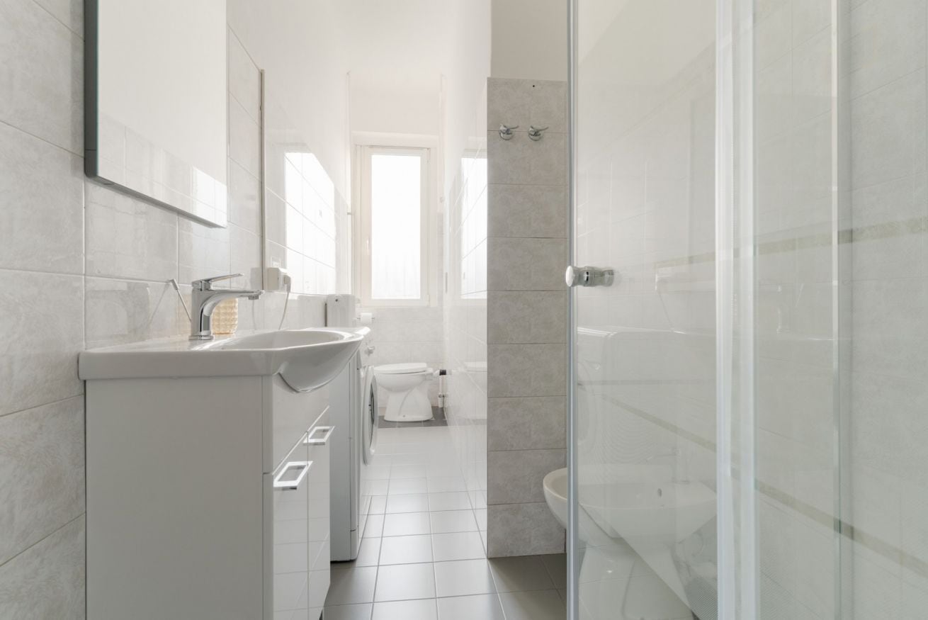 Dusche, Bidet, Handtücher