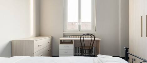 2 bedrooms, iron/ironing board