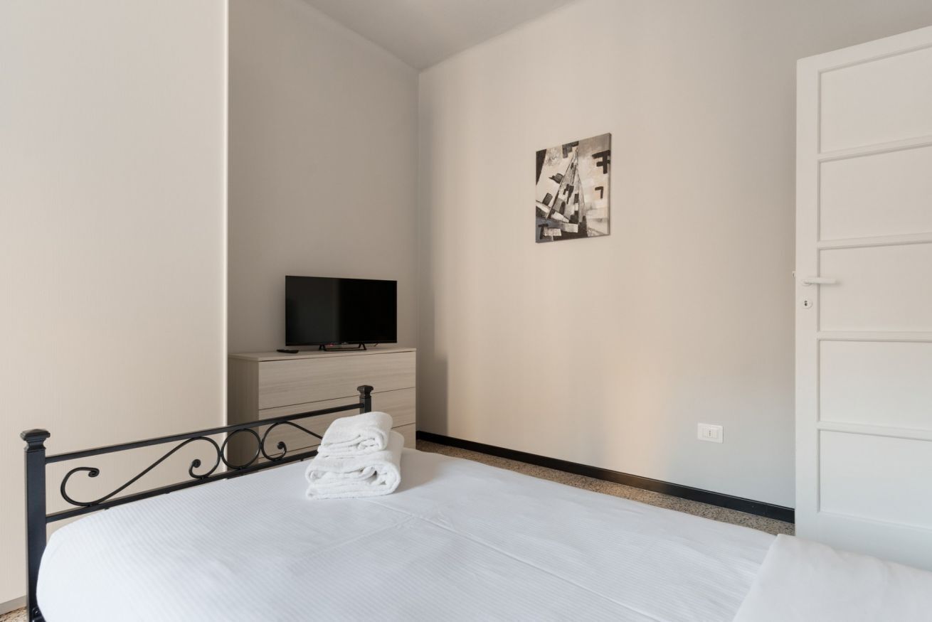 2 chambres, fer et planche à repasser