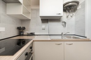Fridge, microwave, toaster - GuestHost - A comfortable and welcoming 45 square meters apartment, perfect for four people, located on the fourth floor of a building without an elevator.The property is located in the Navigli district, one of Milan's liveliest areas: guests can enjoy r (Milan)