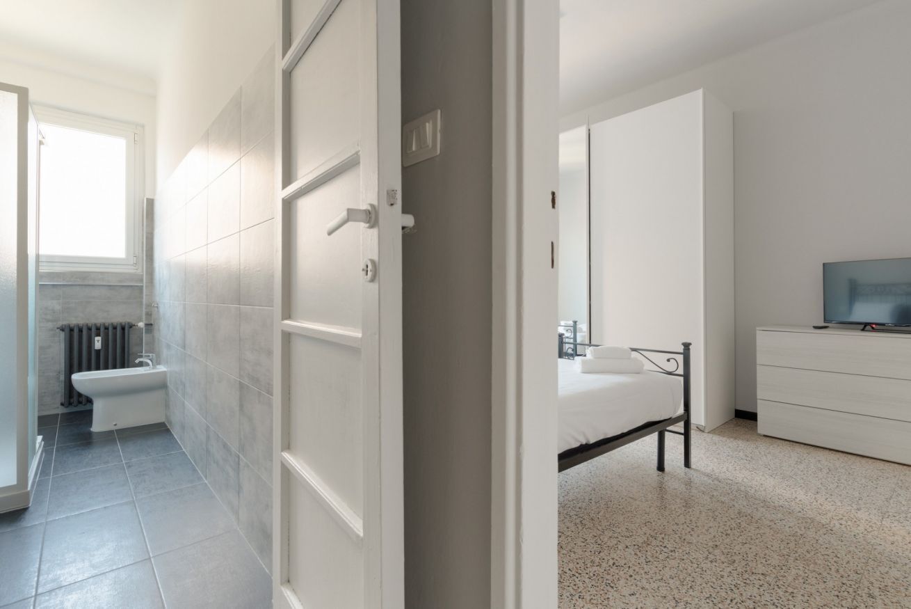 2 chambres, fer et planche à repasser