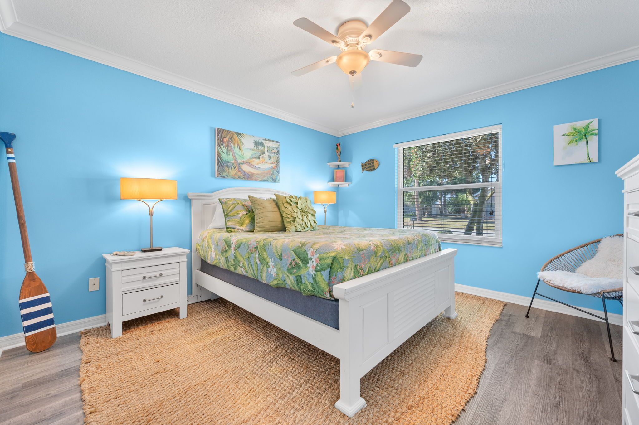 3 sovrum, skrivbord, strykjärn/strykbräda och resesäng