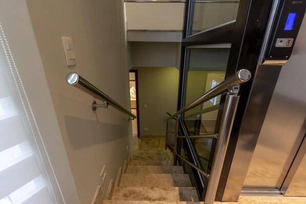 Interior - Mansion in Greater São Paulo Area - Condominium (Caconde)