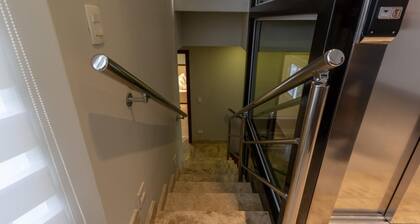 Mansion in Greater São Paulo Area - Condominium