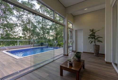 Mansion in Greater São Paulo Area - Condominium