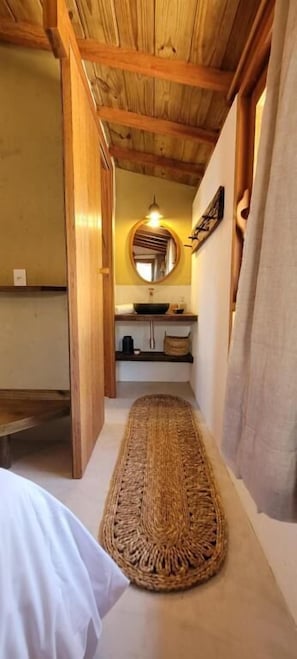 Suite, 1 Queen Bed, Housekeeping, Garden View | Interior - Nossa Casa Caraiva (Porto Seguro)