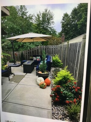 Terrace/patio - Superb WORLD CUP location in awesome Leawood, Ks. 3 Bedroom townhome (Leawood)