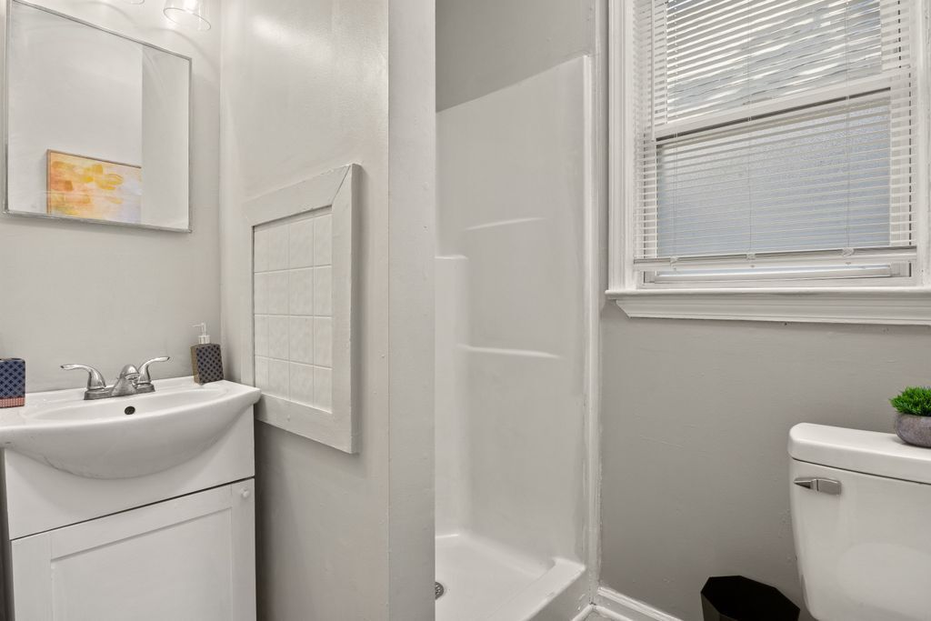 Bruser, hårtørrer, håndklæder, Sæbe