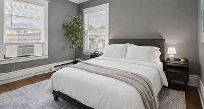 Beautiful 1 Bed Near All Attractions