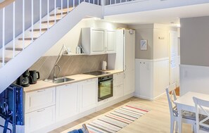 Fridge, microwave, stovetop, dishwasher - Amazing home in Vestervig with sauna (Vestervig)