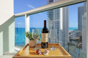 Interior - Stylish 1BR Apt w/Beautiful Views Balcony + Pool (Hollywood)