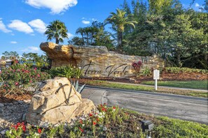 Property grounds - 5-BD House in Kissimmee/Resort Access & Pool (Kissimmee)