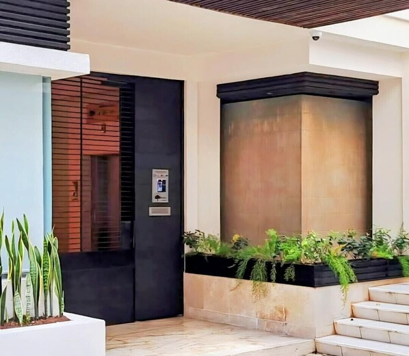 Exterior detail - Penthouse at Bosque de los Aluxes on Quinta Av. (Playa del Carmen)