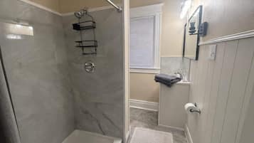 Suihku, hiustenkuivaaja