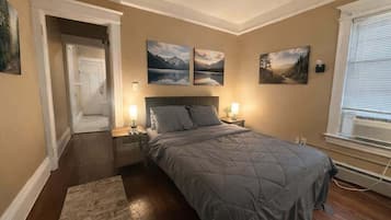 Silitysrauta/-lauta, Wi-Fi, vuodevaatteet