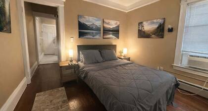 Quiet Studio Apartment Near Cobbs Hill Park