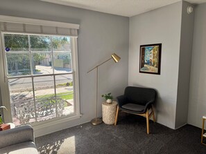 Interior - Belmont Heights 2-bedroom. Quick Walk to 2nd St and Beach (Long Beach)