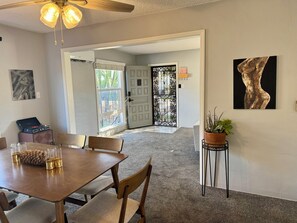 Dining - Belmont Heights 2-bedroom. Quick Walk to 2nd St and Beach (Long Beach)