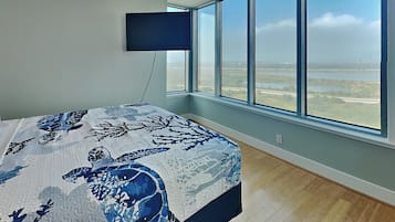 Condo (2 Bedrooms) | Property amenity