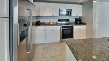 Condo (2 Bedrooms) | Property amenity