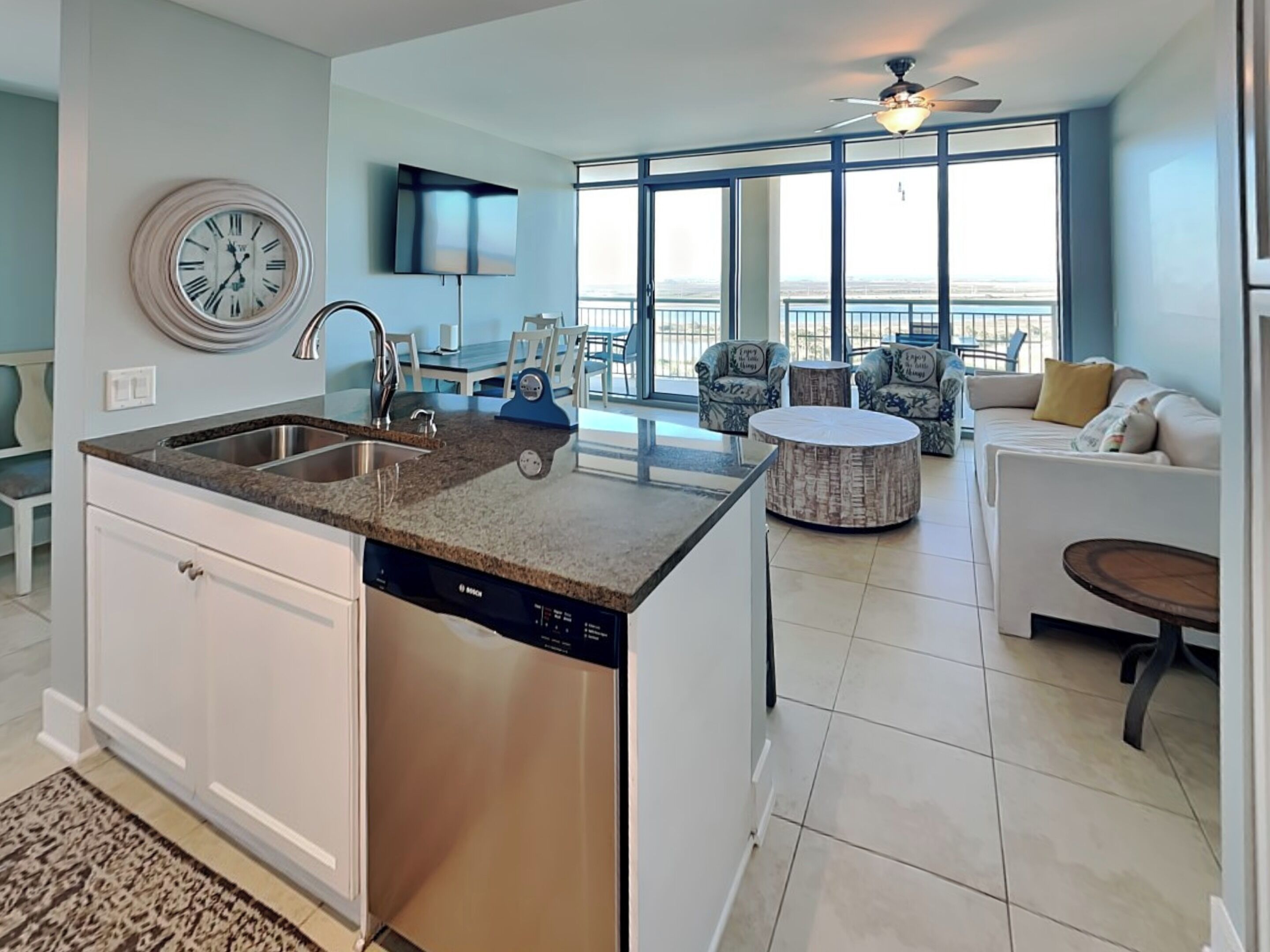 Condo (2 Bedrooms) | Property amenity