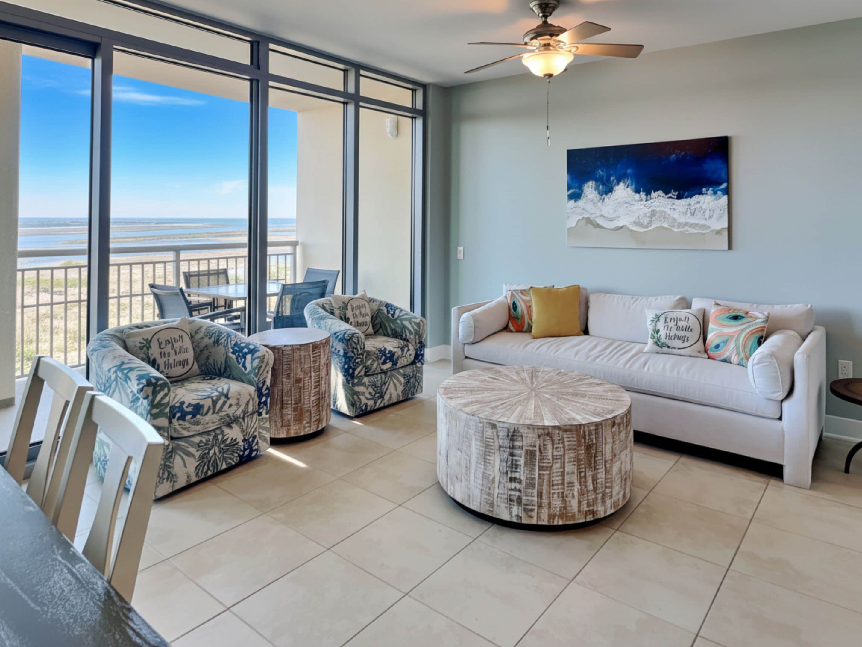 Condo (2 Bedrooms) | Front of property