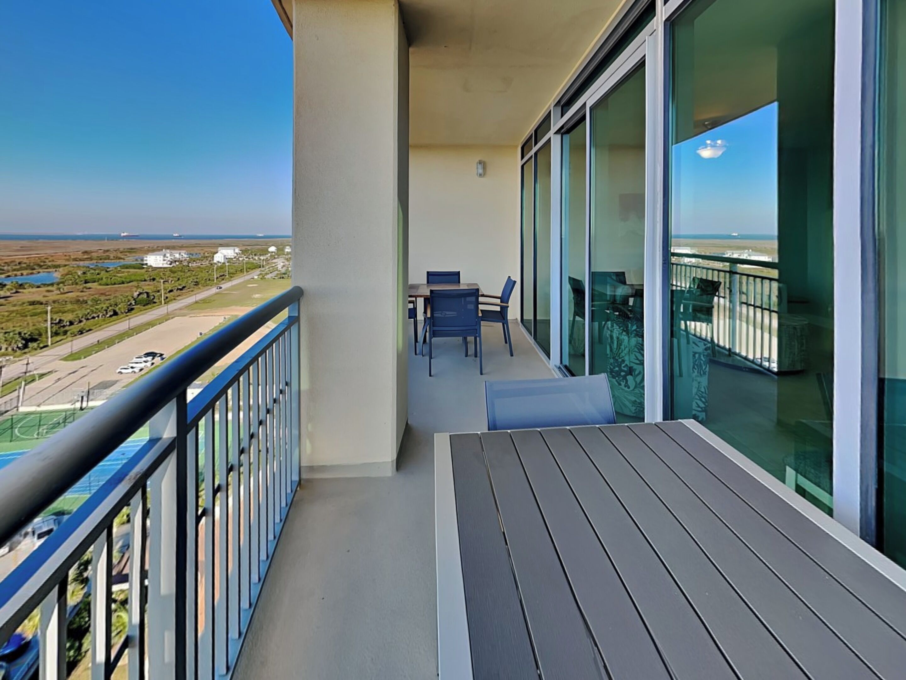 Condo (2 Bedrooms) | Property amenity