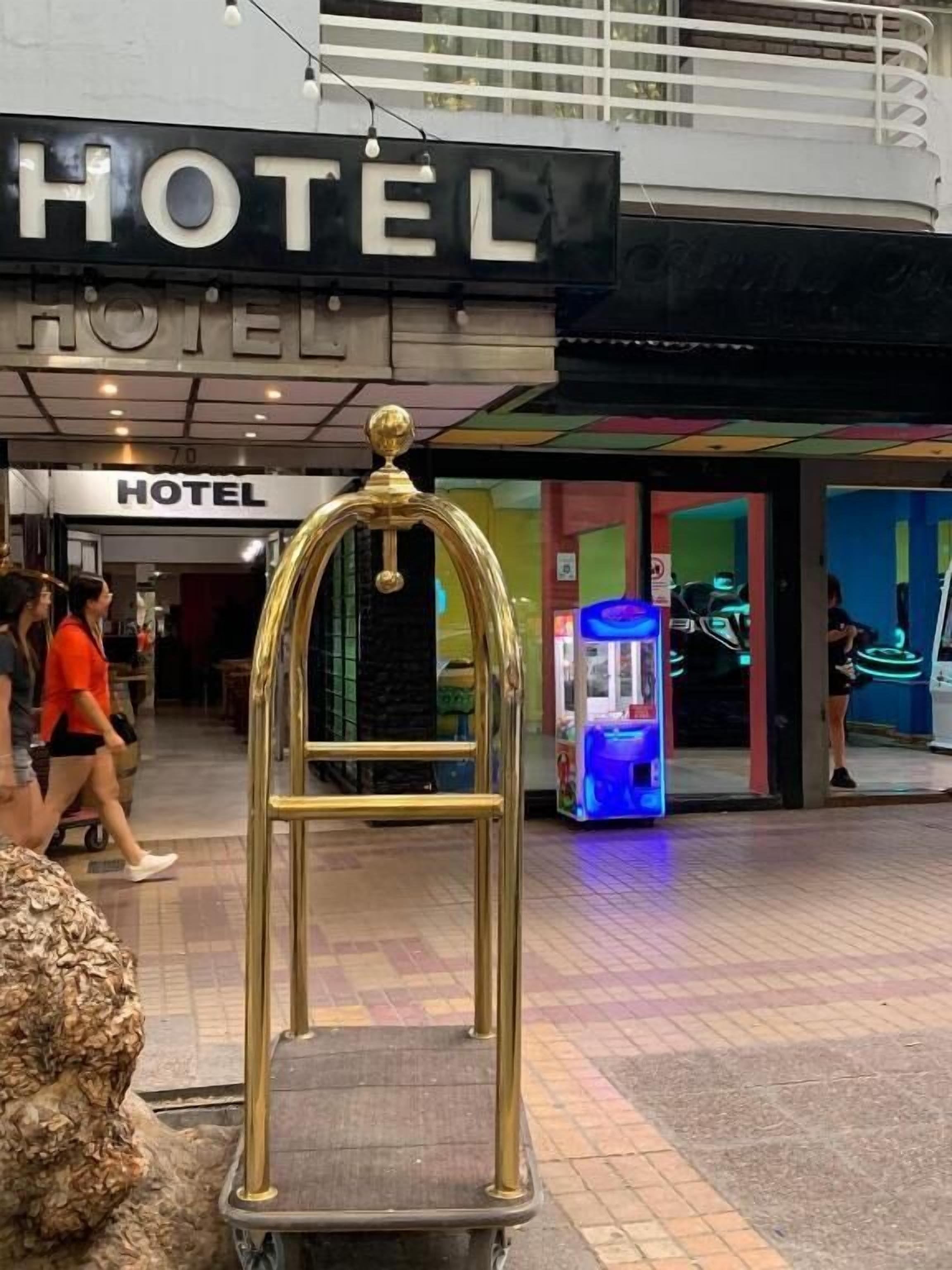 تفاصيل الفندق من الخارج