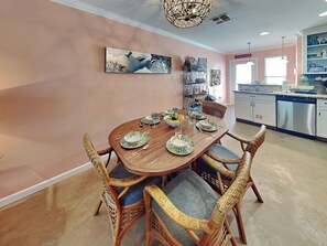 Condo (4 Bedrooms) | Property amenity