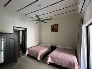 1 bedroom, iron/ironing board, WiFi, bed sheets - SIERRA HOUSE (MERIDA)