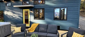 The Deer Haven Tiny Home Near Asheville & Waynesville w/ Hot Tub & Mtn Views