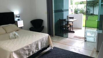 Deluxe Double Room, Lanai, Garden View