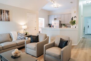 Televisie en een open haard